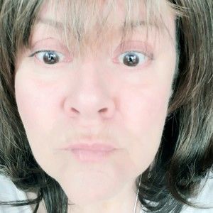 Meet your Posher, Janet